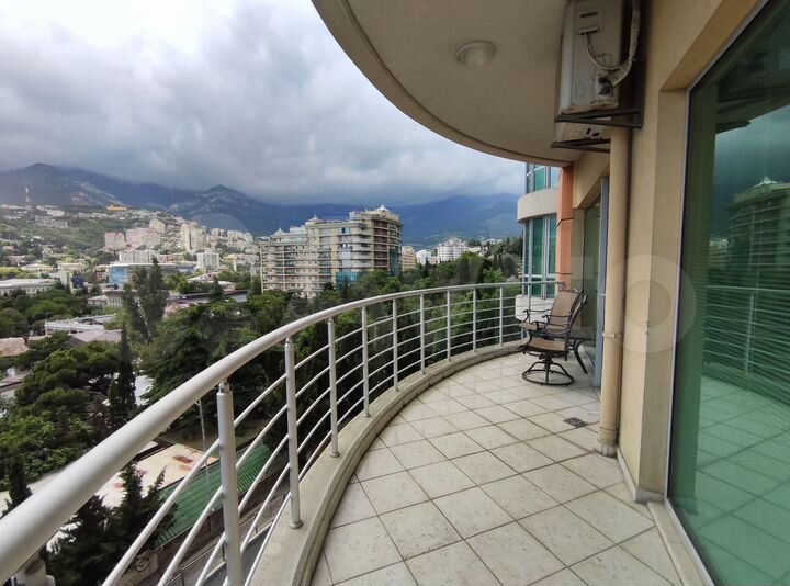 3-к. квартира, 115 м², 4/10 эт.