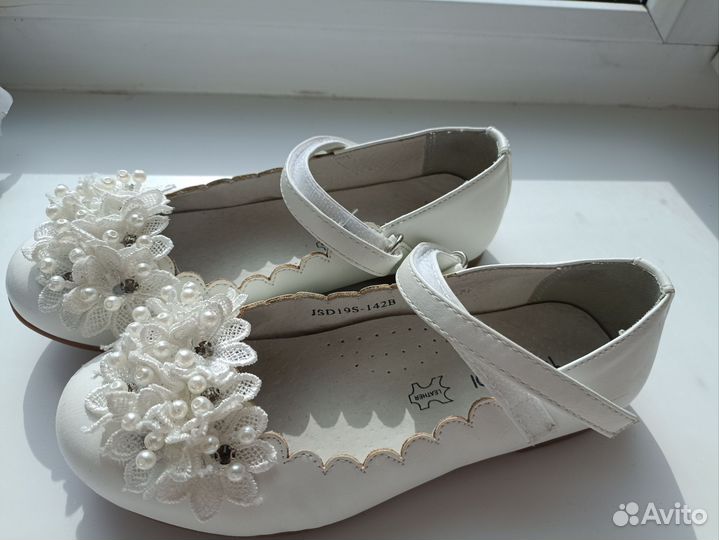 Туфли для девочки праздничные