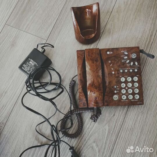 Стационарный телефон LG