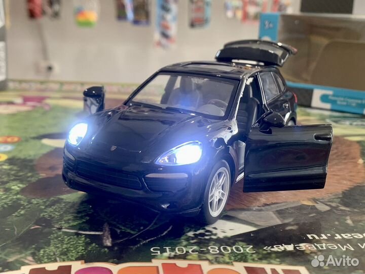Металлическая моделька Porsche Cayenne S