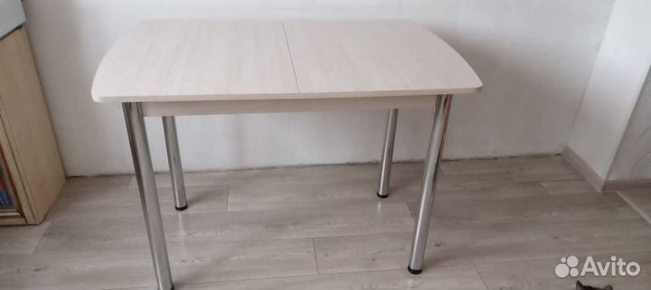 Кухонный стол