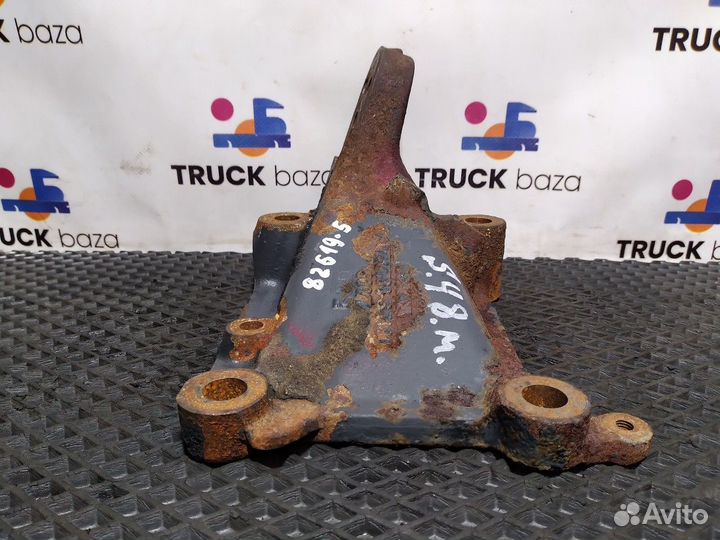 1757738 Кронштейн двигателя левый