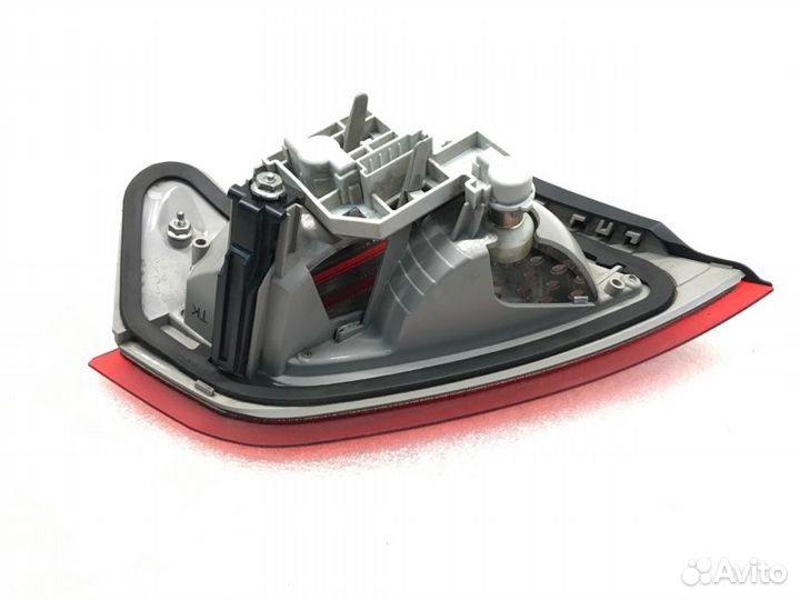 Фонарь крышки багажника задний правый Ford Mondeo