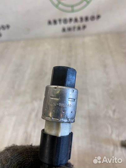 Датчик давления компрессора кондиционера Ford Kuga