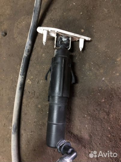 Форсунка омывателя фар Джетта 6