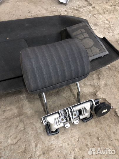 Задняя полка с подголовниками mercedes 124