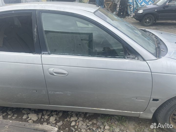 Toyota Avensis 1 Дверь передняя правая