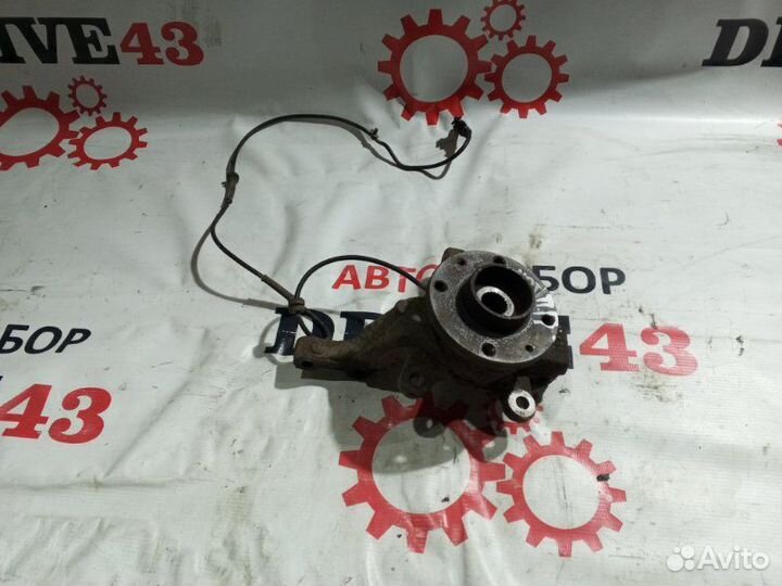 Кулак поворотный со ступицей передний правый