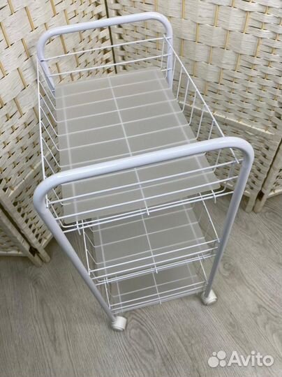 Тележка на колесиках