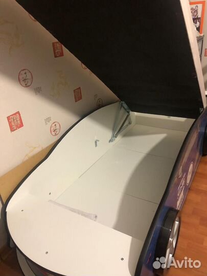 Детская машина-кровать с подъемным механизмом