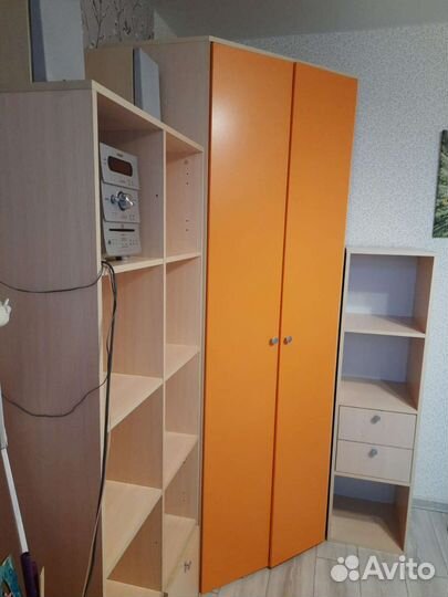 Угловой шкаф с пеналами для детской комнаты