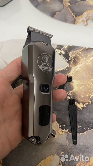 Триммер для бороды и усов