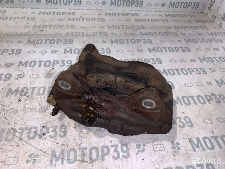 Суппорт передний правый Toyota Land Cruiser Prado