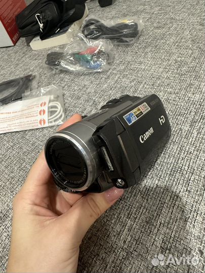 Видеокамера canon