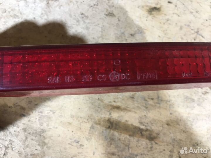 Стоп сигнал Chrysler Pacifica