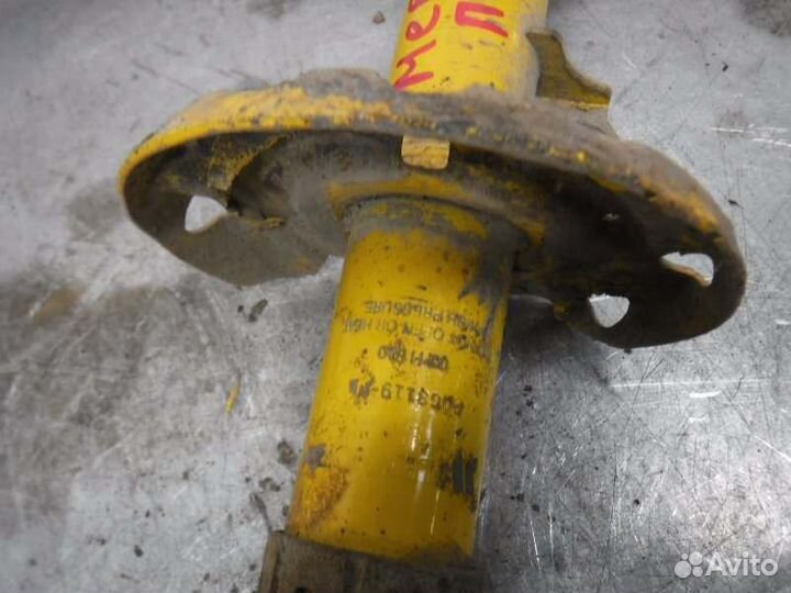 Амортизатор передний правый Opel Meriva Z16XE 2003