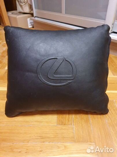 Подушка декаративная Lexus