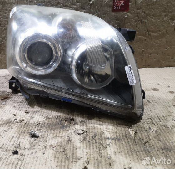 Фары toyota avensis azt250