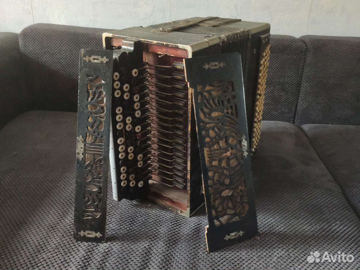 Баян старинный 3-х рядный
