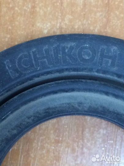 Пыльник фары передний Toyota Rav4 2005-2010