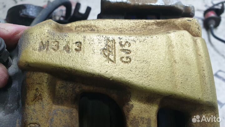 Ступица левая Volkswagen Tiguan 5N1 CAW 2010