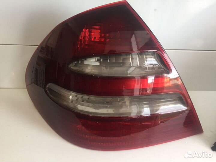 Фонари задние левый и правый Mercedes-Benz E W211