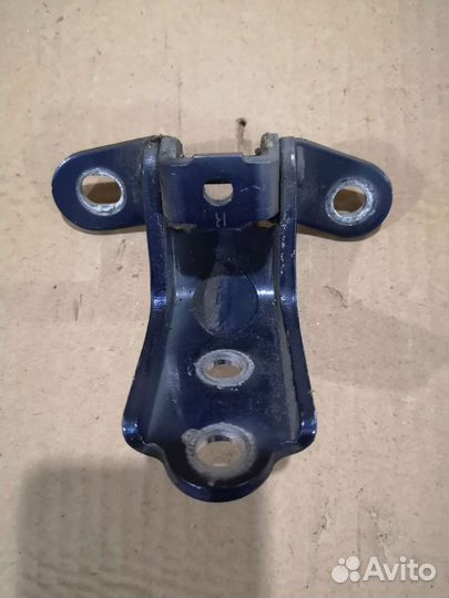 Петли передних и задних дверей KIA Sportage 2