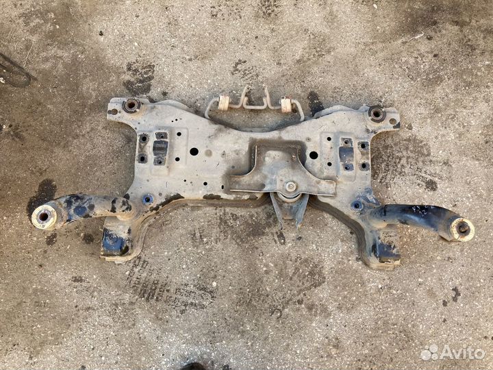 Балка подмоторная (подрамник) Ford Focus 2