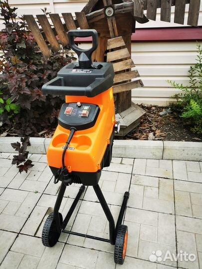 Продам измельчитель садовый