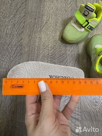 Кроссовки для девочки 21 размер