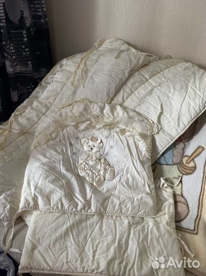 Бортики для детской кроватки с комплектом постельн