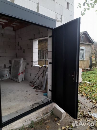 Металлические двери для хозяйственных построек