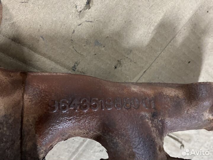 Коллектор выпускной Пежо Боксер 2.2hdi 4HY