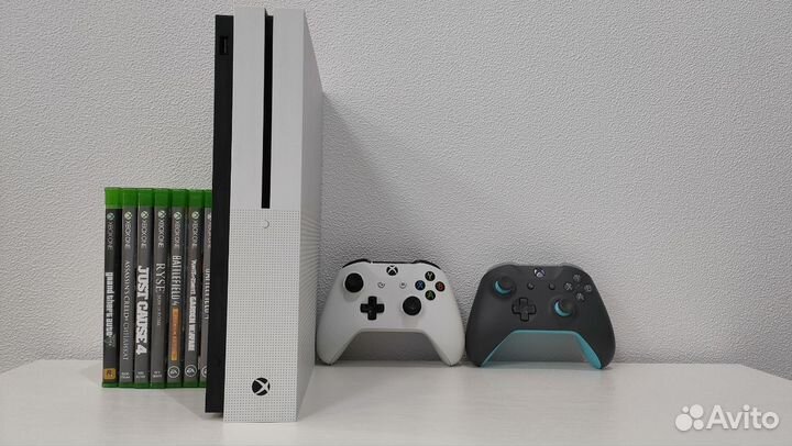 XBox One S + подписка в подарок 450 игр