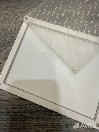 Магнитная палетка inglot белая