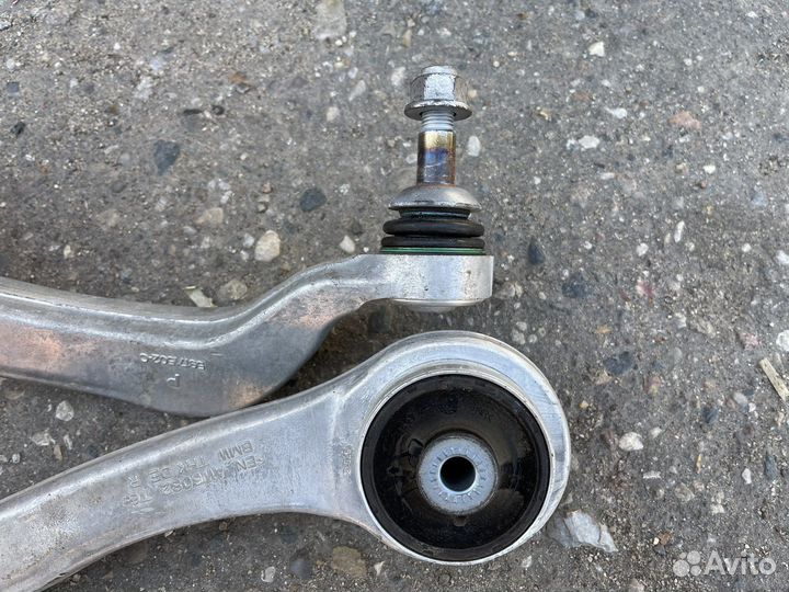 Передние рычаги левый и правый на BMW G20