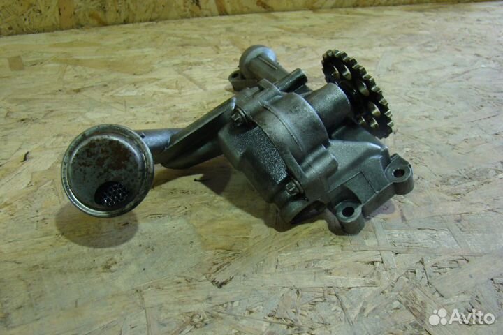 Mercedes W221 Насос масляный