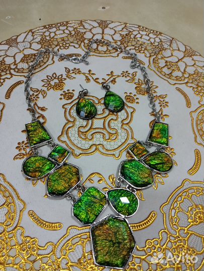 Колье ожерелье