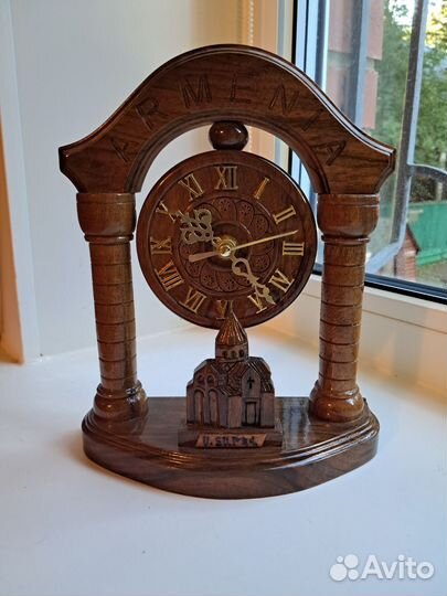 Часы деревянные