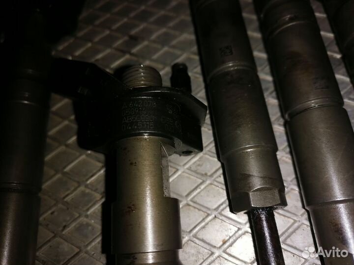 Форсунка топливная A6420700587