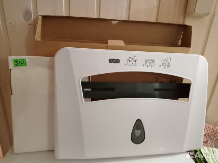 Диспансер туалетных накладок