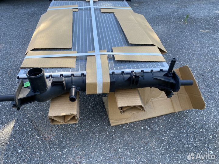 Радиатор форд фокус 1998 -2004 1.4 1.6 1.8 на МКПП