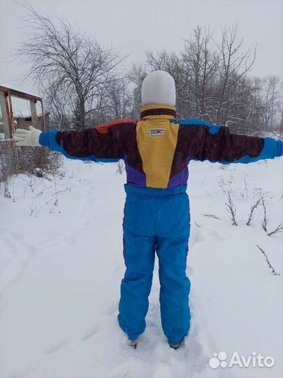 Горнолыжный комбинезон
