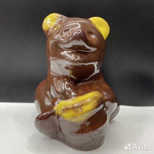 Фарфоровая статуэтка медведь с мёдом СССР (сзр)
