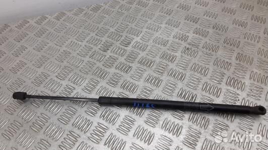 Амортизатор крышки багажника toyota corolla verso