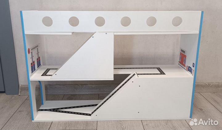 Детская парковка для машинок