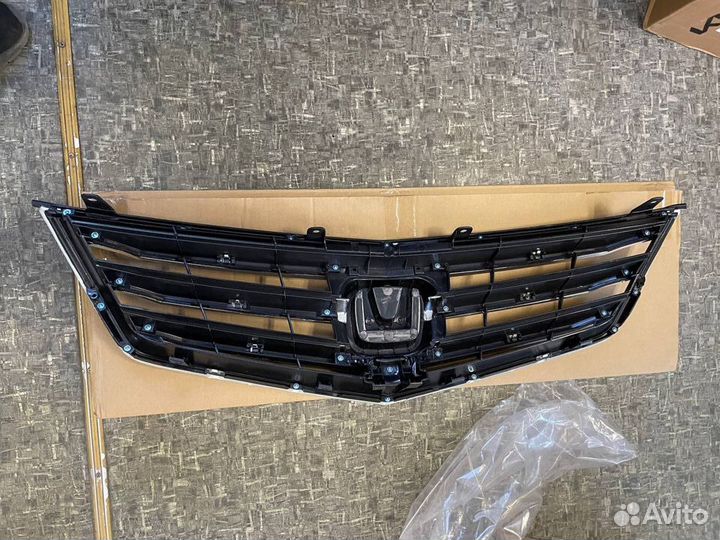 Решетка радиатора Honda Accord 8