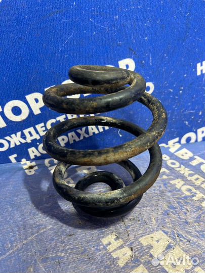 Задняя пружина Bmw E36 седан 1996