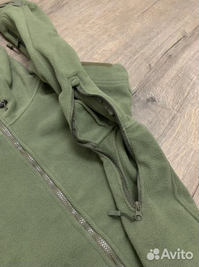 Флисовая куртка с капюшоном (олива)