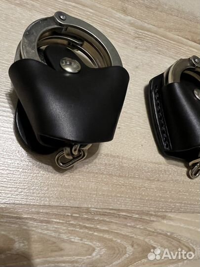 Чехолы для наручников